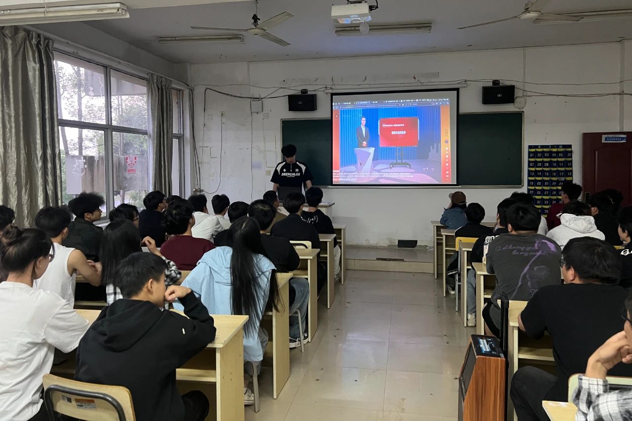 【国安教育进行时】信息技术学院观看&ldquo;职业学校同上一堂国家安全教育课&rdquo;第二讲，国家安全新挑战